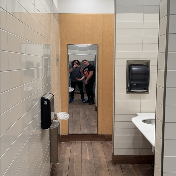 Meet your Posher, Tyler - Picture 1 of 1